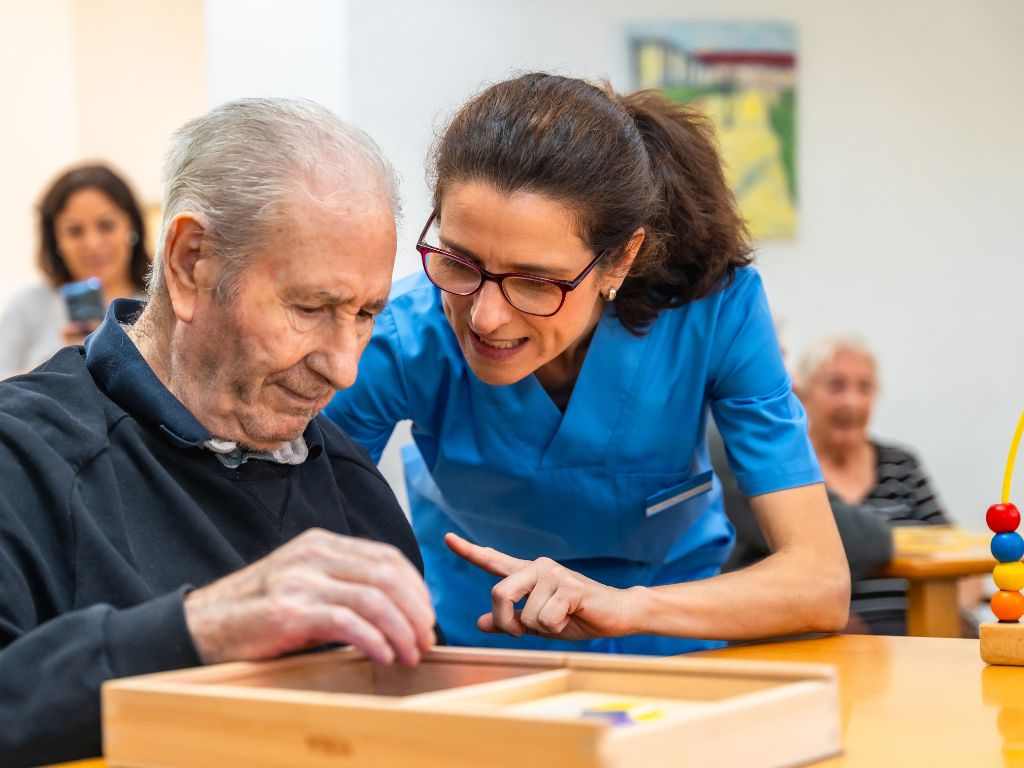 SUPERVISOR DE ACTIVIDADES EN RESIDENCIAS GERIÁTRICAS